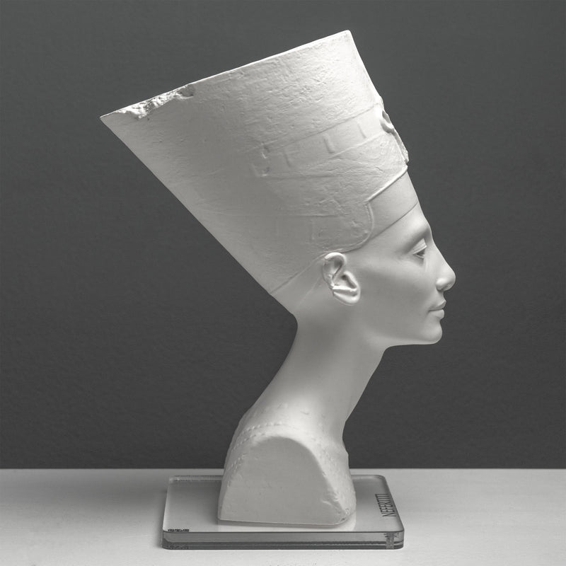 Nefertiti Bust Sculpture – White Statue (Egyptian Museum of Berlin)