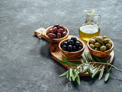 Handmade Olive Wood Cutting Board Set with Handle – Irregular (2-Piece)