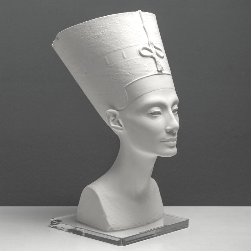 Nefertiti Bust Sculpture – White Statue (Egyptian Museum of Berlin)
