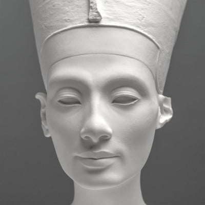 Nefertiti Bust Sculpture – White Statue (Egyptian Museum of Berlin)