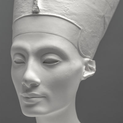Nefertiti Bust Sculpture – White Statue (Egyptian Museum of Berlin)