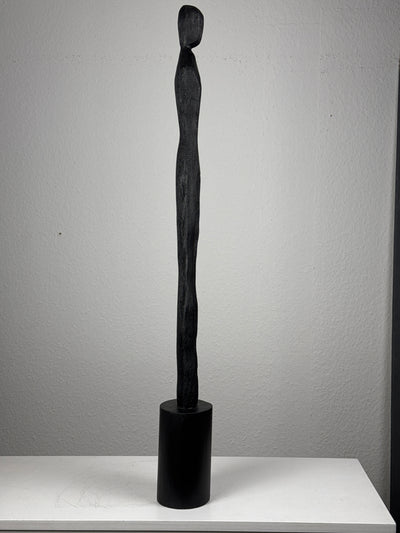 Minimalist Female Sculpture in Black – Slim Abstract Corner Statue