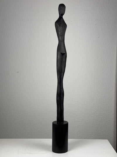 Minimalist Female Sculpture in Black – Slim Abstract Corner Statue