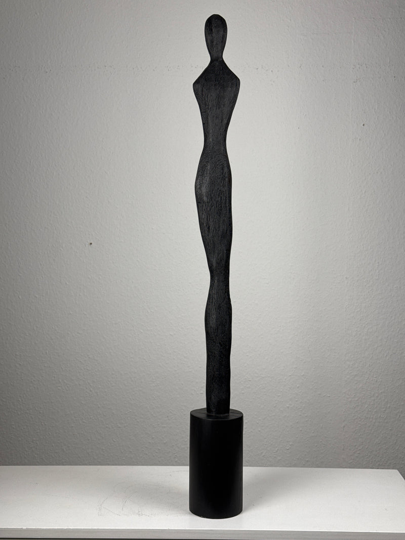 Minimalist Female Sculpture in Black – Slim Abstract Corner Statue