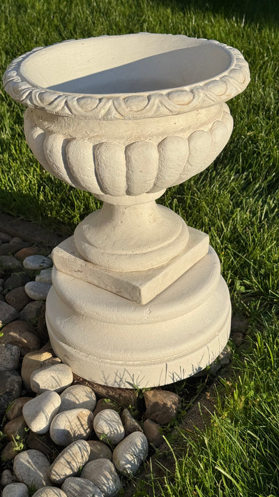 Garden Round Plinth (Statue Base)