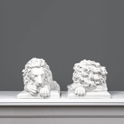 Large Lions Statue in Pair 