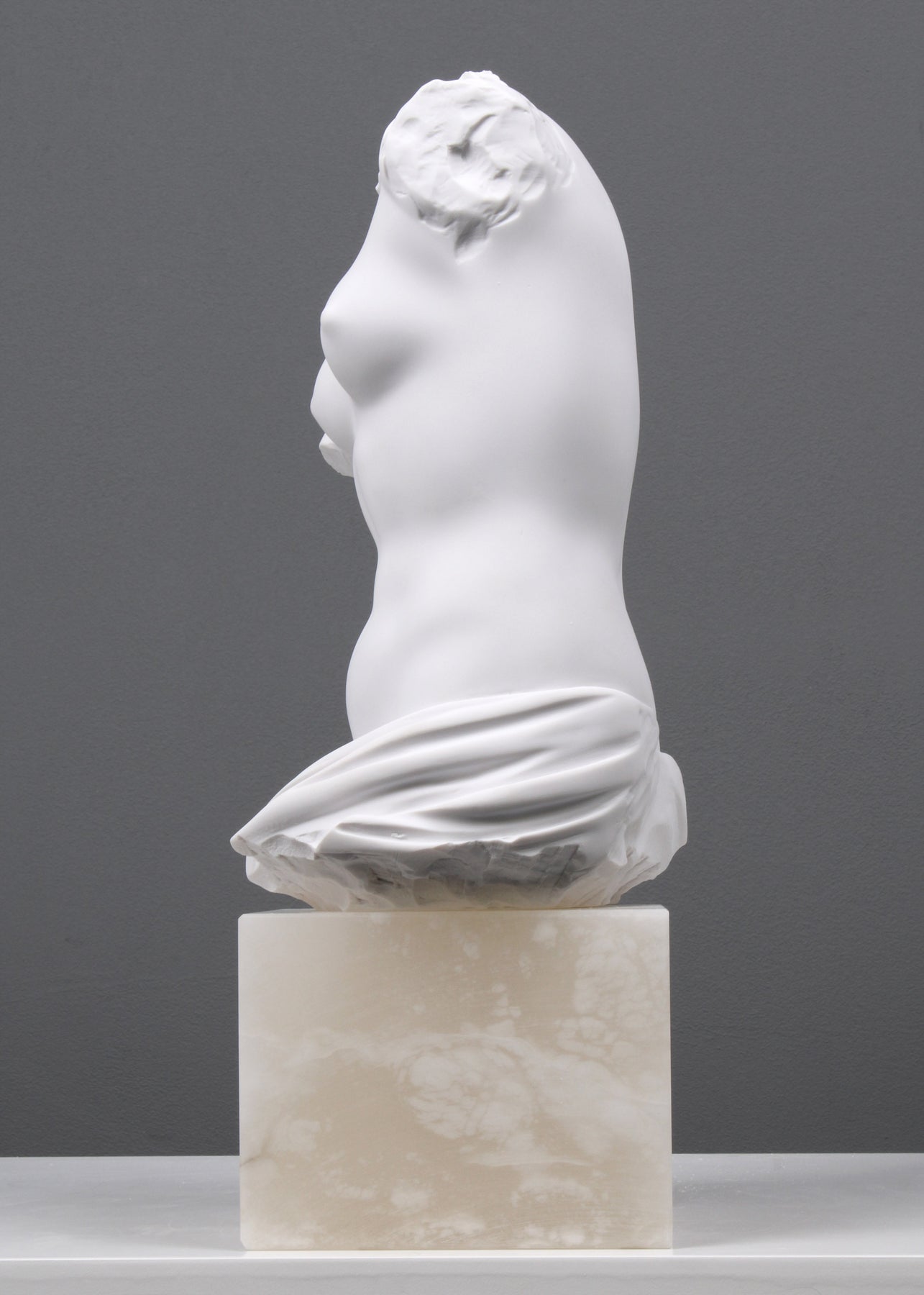 female sculpture louvre
