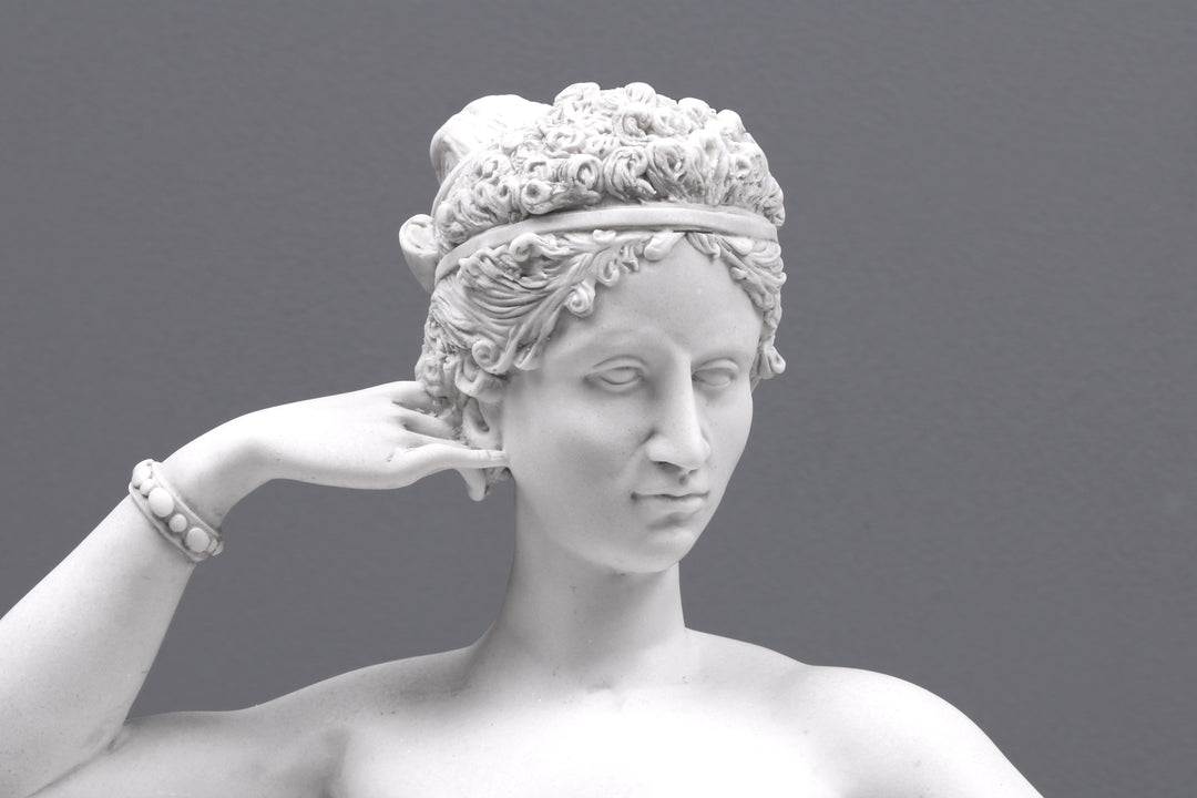 Venus Victrix - Pauline Bonaparte Statue marble sculpture Greek